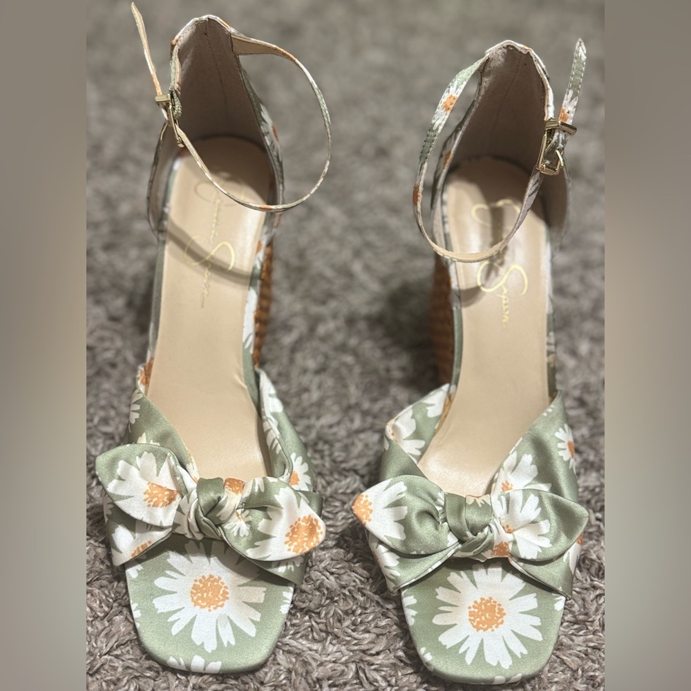 Floral Green Women's Heels size 9.5 M